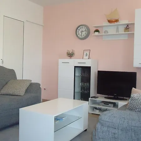 Appartement By The Sea - 6717 Makarska